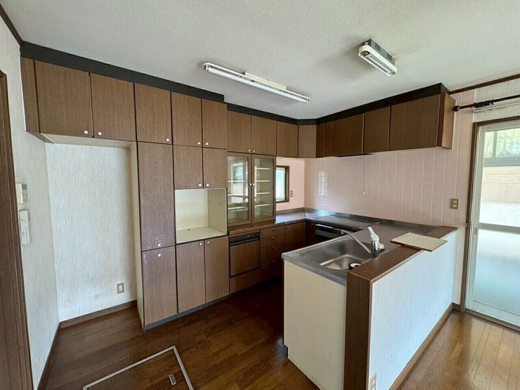 料理がはかどるコの字型キッチン