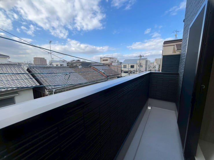 南西角地
お部屋を明るく照らしてくれます♪