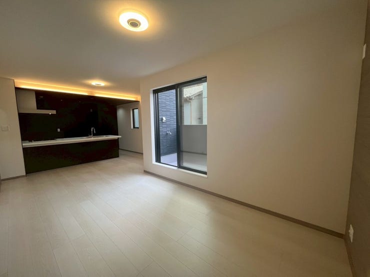 LDKは約19帖とひろびろ空間♪
子供たちもはしゃげる大人もゴロゴロできる
くつろぎのゆとり空間です