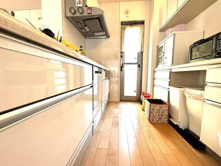 収納が充実ているので食器や調味料など沢山入ります♪