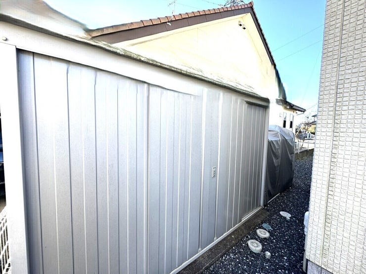 屋外物置もあるため外の収納もここで収納のお悩みは解消ですね。