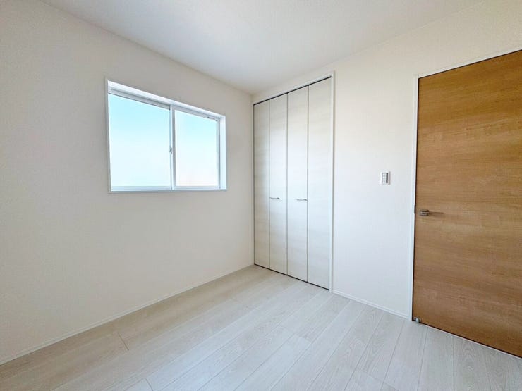 04.伝統的工法
「木造軸組み工法」は土台、柱、梁などの住宅の骨格を木の軸で造る工法で
1000年以上にわたり、改良・発達を繰り返してきました。