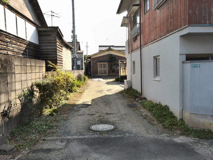 現況の奥側への進入路