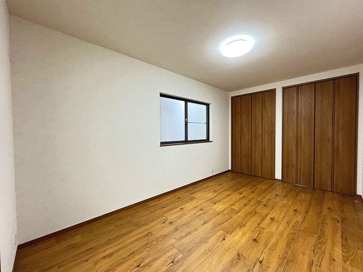 2階南側洋室(約7.5帖)