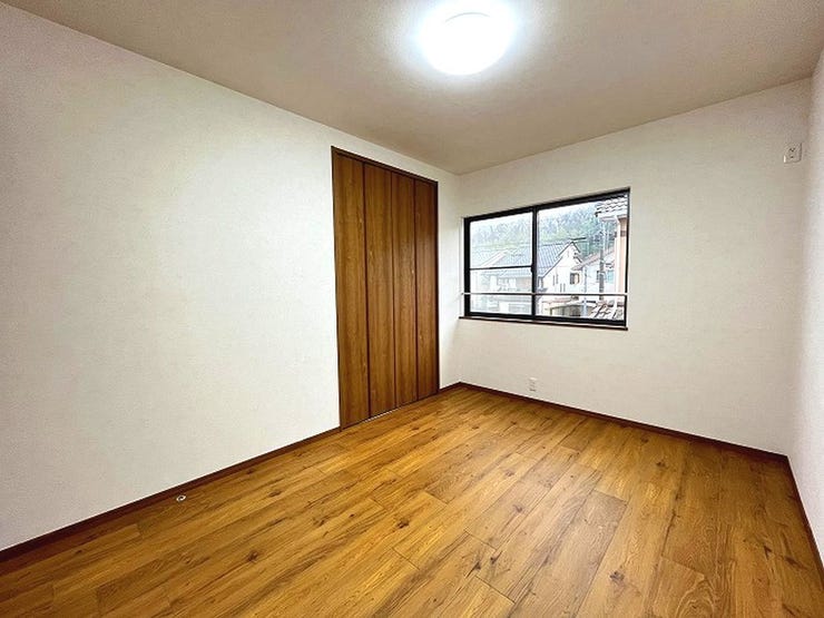 2階中央洋室(約6帖)