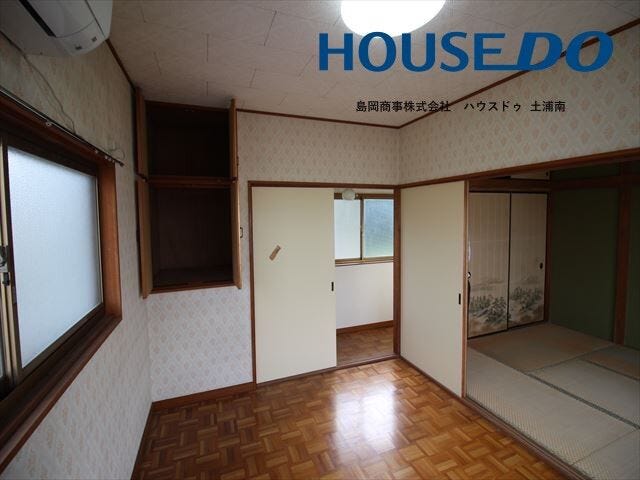 【2階洋室】
※現在居住用中です。
写真は2024年のものです。