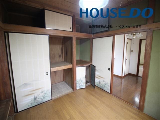 【1階洋室】
※現在居住用中です。
写真は2024年のものです。