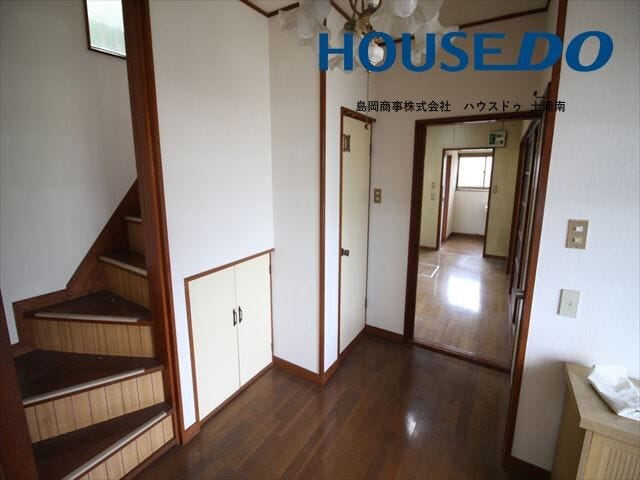 【玄関入った廊下写真】
※現在居住用中です。
写真は2024年のものです。