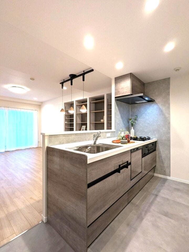 【キッチン】
キッチンはカウンターキッチンなので家族と会話をしながら料理を楽しむことができます(^^♪