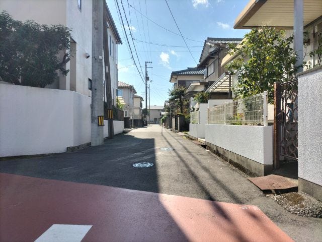 西側道路 北から南方向