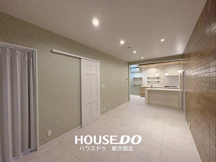 ■リビングにはオシャレなダウンライトを設置!
■ダウンライトは埋め込み式なのでホコリが溜まりにくくお掃除もラクラクです!