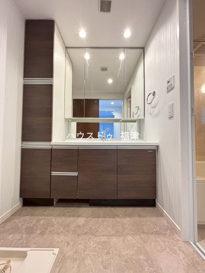 《福岡市東区香椎照葉3丁目 中古マンション》
オーヴィジョン照葉アクアテラス