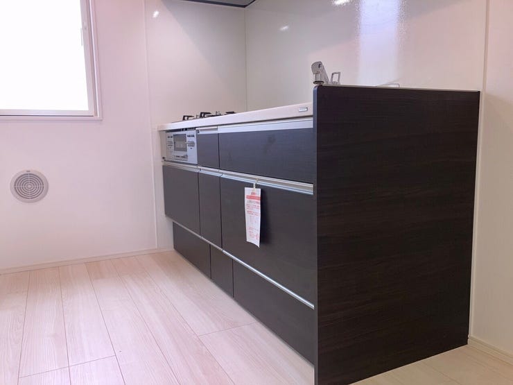 窓付きキッチン