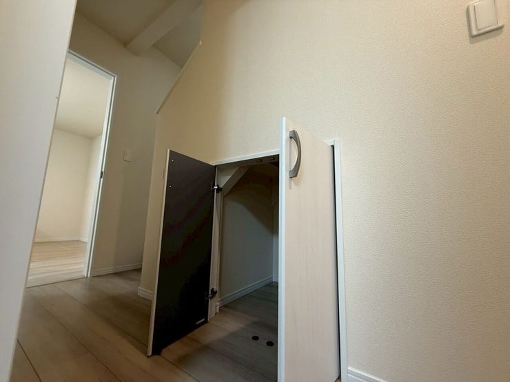 階段下収納有り