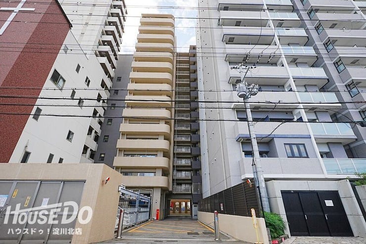 ■■本日内覧可能■■
2007年2月新築・阪急本線・なんば線「尼崎」駅徒歩4分!
■24時間ゴミ出し可能 ■機械式駐車場 ■駐輪場・バイク置場(50cc空きあり) ■オートロック・宅配ボックス