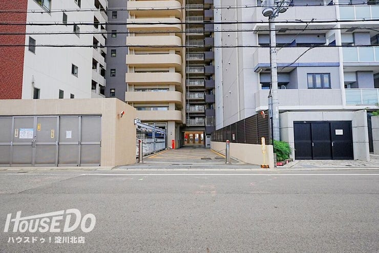 ■■本日内覧可能■■
2007年2月新築・阪急本線・なんば線「尼崎」駅徒歩4分!
■24時間ゴミ出し可能 ■機械式駐車場 ■駐輪場・バイク置場(50cc空きあり) ■オートロック・宅配ボックス