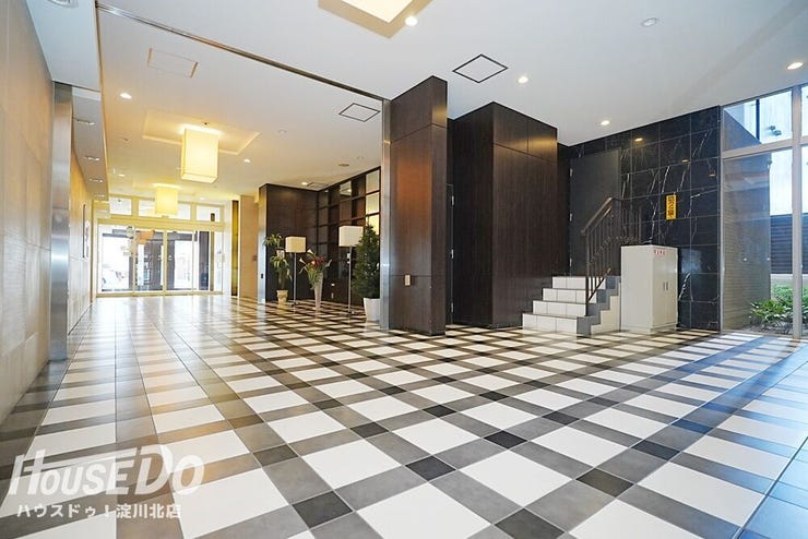 ■■本日内覧可能■■
2007年2月新築・阪急本線・なんば線「尼崎」駅徒歩4分!
■24時間ゴミ出し可能 ■機械式駐車場 ■駐輪場・バイク置場(50cc空きあり) ■オートロック・宅配ボックス