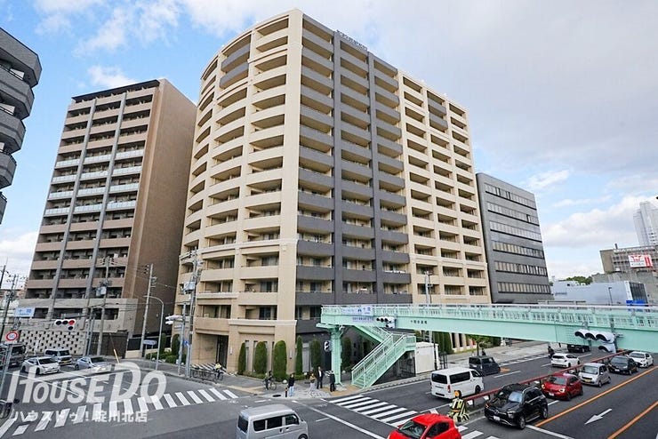 【外観】
■■本日内覧可能■■■こちらのお部屋は大通りに面していないお部屋です♪
阪急本線・なんば線「尼崎」駅徒歩4分
!ペット飼育可(規約あり)15階建て9階部分(西・北・東向きの角住戸)全室2面採光
