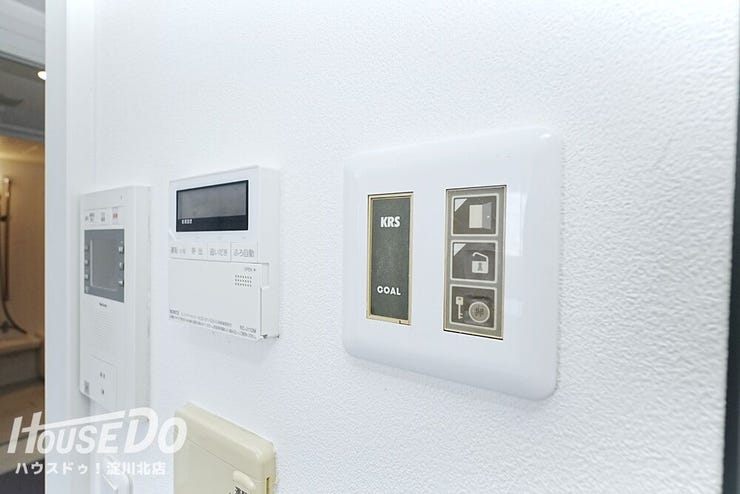 ■■本日内覧可能■■
エントランスと連動したTVモニターホン、玄関には非接触キー、トランクルームもあります♪