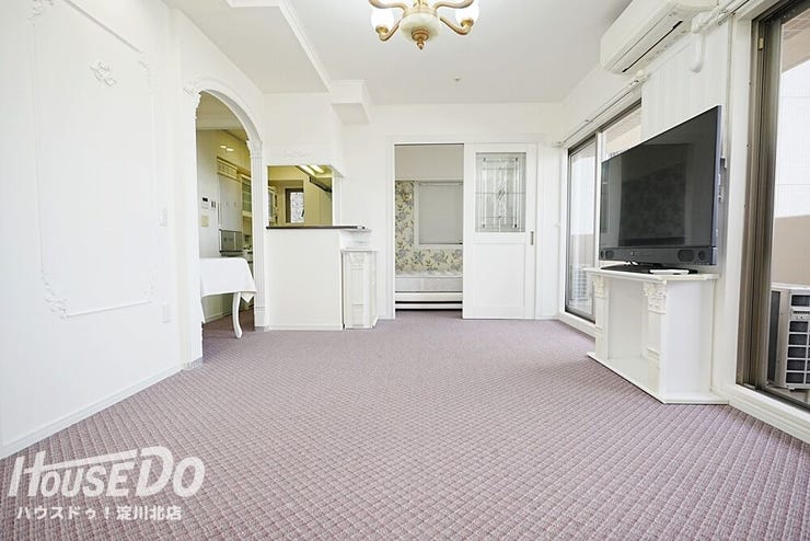 ■■本日内覧可能■■
大通りに面していないお部屋です♪
室内リフォーム歴があり、間取り変更をされていますので同じ間取りのお部屋はありません♪こちらの物件が気になる方はお早めにお問い合わせください♪