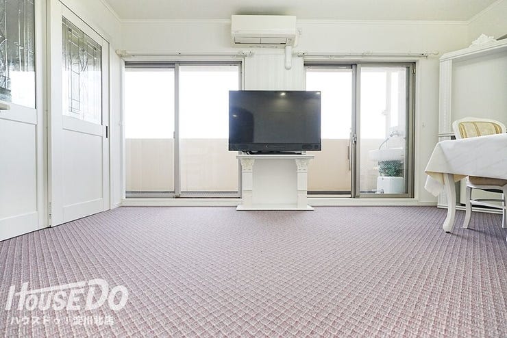 ■■本日内覧可能■■
大通りに面していないお部屋です♪
室内リフォーム歴があり、間取り変更をされていますので同じ間取りのお部屋はありません♪こちらの物件が気になる方はお早めにお問い合わせください♪