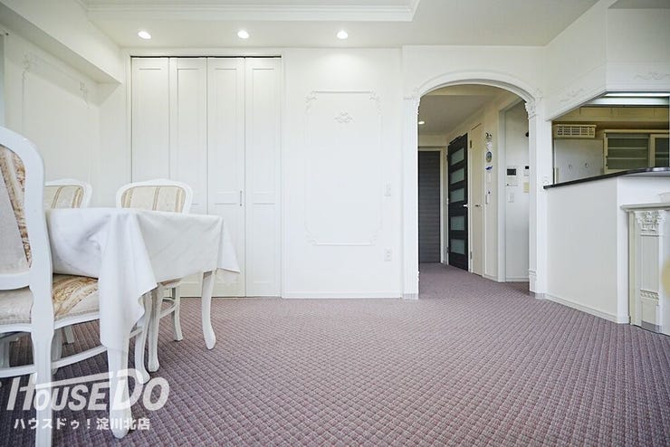 ■■本日内覧可能■■
大通りに面していないお部屋です♪
室内リフォーム歴があり、間取り変更をされていますので同じ間取りのお部屋はありません♪こちらの物件が気になる方はお早めにお問い合わせください♪