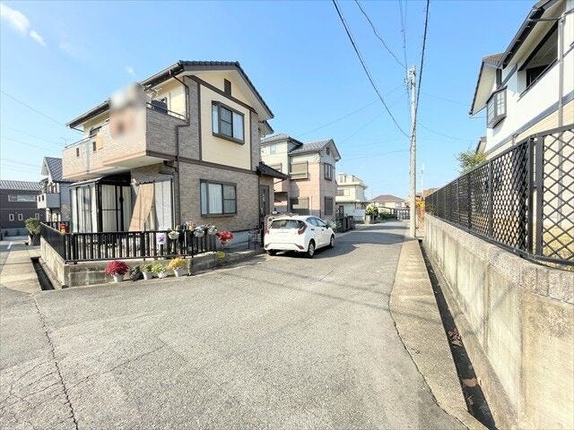 ・アピタ 緑店まで徒歩14分(約1060m)
・ドラッグスギヤマ 神の倉店まで徒歩11分(約850m)