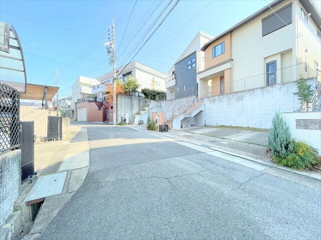 間口にゆとりもあり安心して駐車を行えそうです。