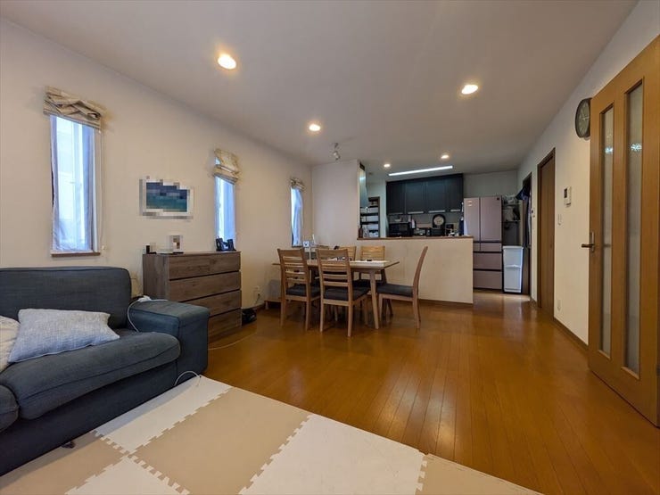 ご家族みんながゆったりくつろげる広々としたリビング♪