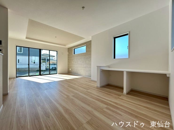 スタディーカウンター付きでちょっとした書き物にも便利ですね!