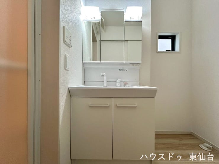 清潔感と機能性を兼ね備えた、使いやすい洗面空間