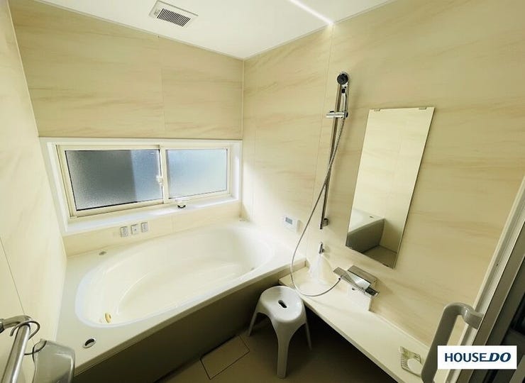 (家具消し加工済み)
お風呂は「酸素美泡湯(微粒子泡)」と「バスオーディオ」搭載のPanasonicオフローラ 。一日の疲れを癒やす極上のバスタイムをお楽しみいただけます。