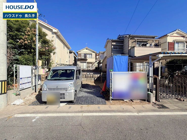 【外観】
お住まい購入に向けての『質問』・『疑問』。具体的に何を準備をして進めたらいいのか?些細な事でも何でも質問して下さい。安心してお住まいが購入出来るようサポート致します!