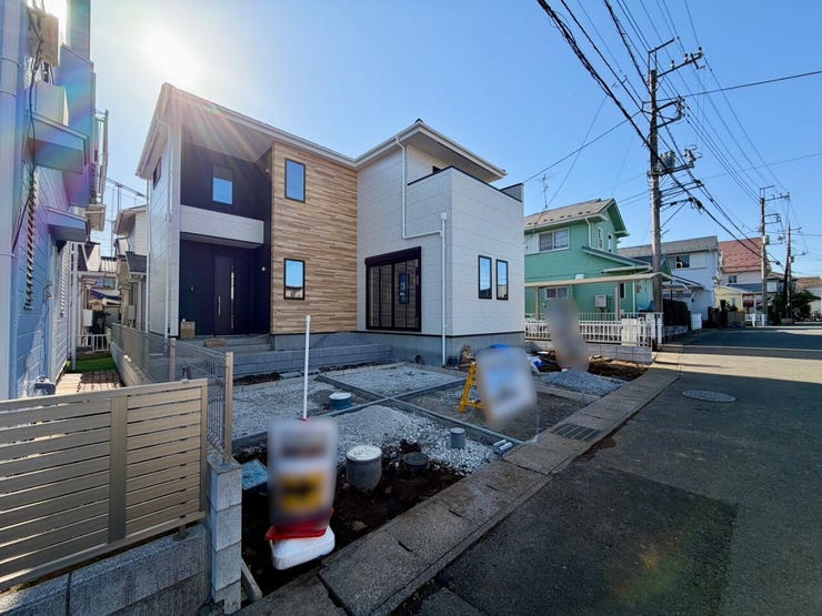 たっぷりの陽光と心地よい風が舞い込む住まいを想像させます♪