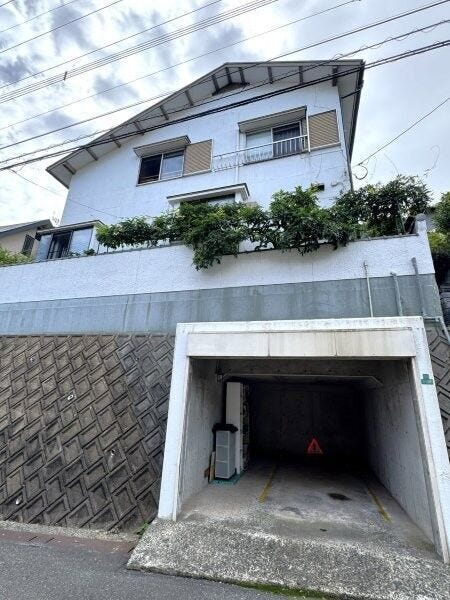 堀車庫(高さ 約1.9m) EV充電器があります!