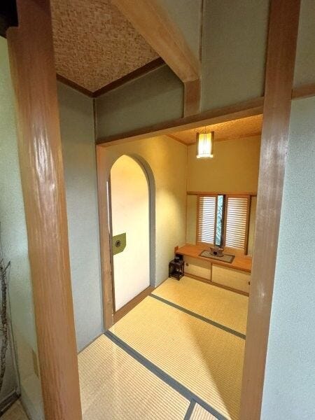 隠れ家的な雰囲気の和室です