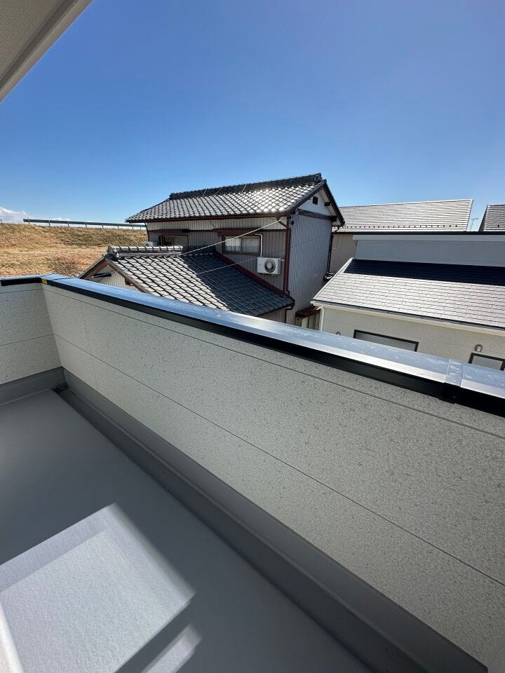 採光に優れたバルコニーです。晴れた日には洗たく物がよく乾きます。