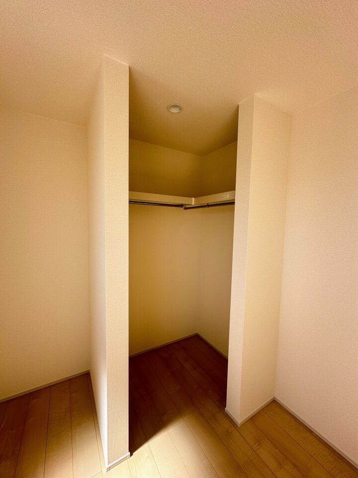 ウォーキングクローゼットつき!大容量の収納スペース。