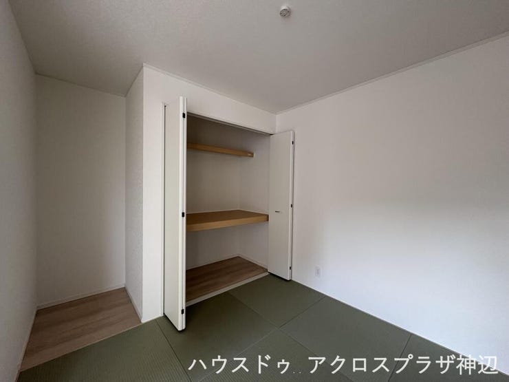 【タタミコーナー5帖】寝転がって本を読んだりお昼寝したり。あると便利な和室付き(2号棟)