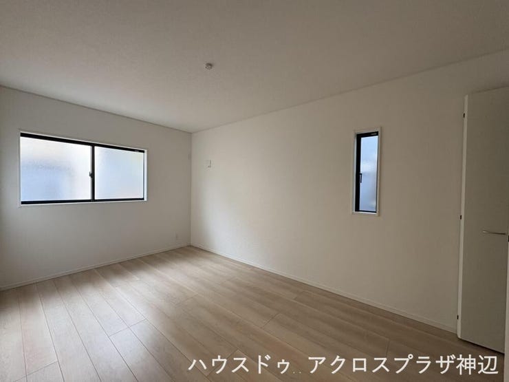 【洋室7.5帖】2面採光の洋室。明るく風通しも良いので、ゆったりとくつろいで過ごせます