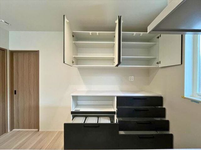 キッチンにはカップボードを完備。また、階段下のスペースを利用した収納もありそちらはパントリーにオススメです。
(2026年1月20日 撮影)