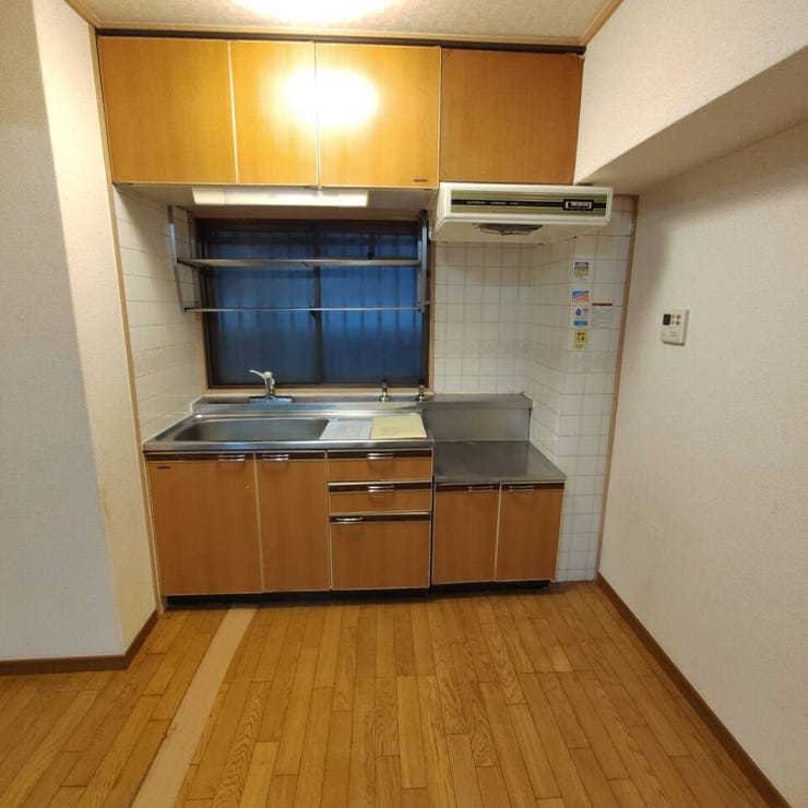 キッチンに窓あり、通気良好!