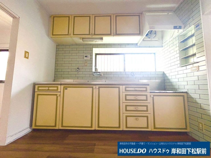 気持ちの良いキッチンは家族で立つ時間が増えそうです♪キッチンに窓付きなのも嬉しいポイント♪