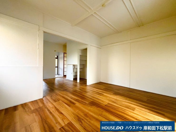 忙しい朝でも、しっかり家族が揃って食事をして頂けるゆとりある大きさのダイニングスペース。