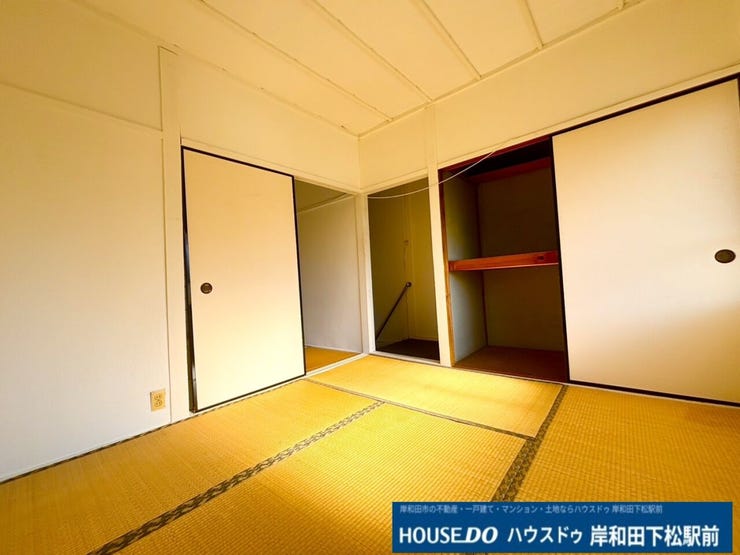 お子様の遊び場やお昼寝スペースとしても重宝します。寒い時期にはこたつを出して、ご家族団らんのひと時を。