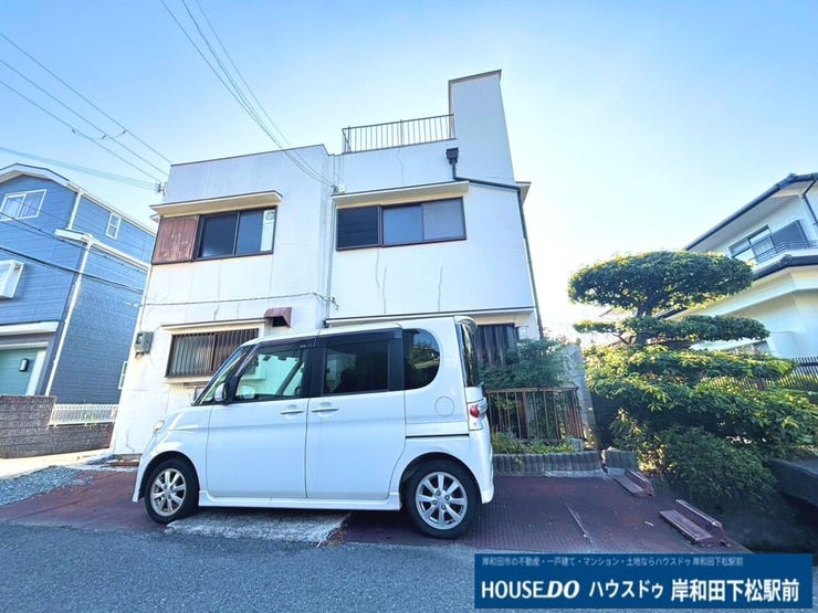 ホワイトを基調としたシンプルモダンな外観。