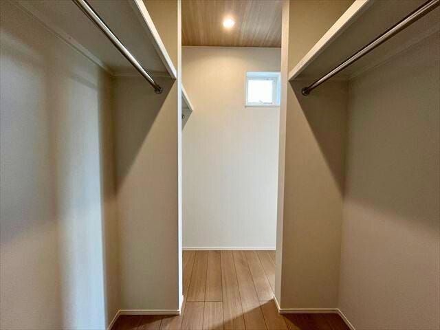 2階8帖洋室には奥に広いウォークインクローゼット完備。季節ごとに分けて収納すれば衣替えの手間も減りそうですね
(2026年2月17日 撮影)