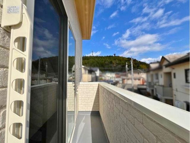 2階8帖洋室バルコニーへは光が直接入るので洗濯物が良く乾きそうです
(2026年2月17日 撮影)