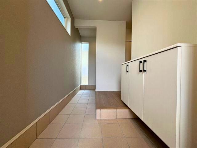 広めの玄関には入り口にシューズボックス、奥にシューズインクロークと収納力◎
(2026年2月17日 撮影)