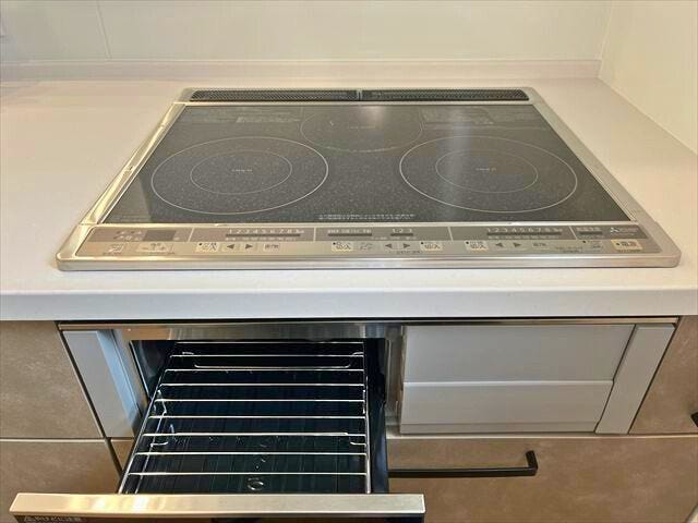 IHクッキングヒーター三口&グリル
(2026年2月17日 撮影)